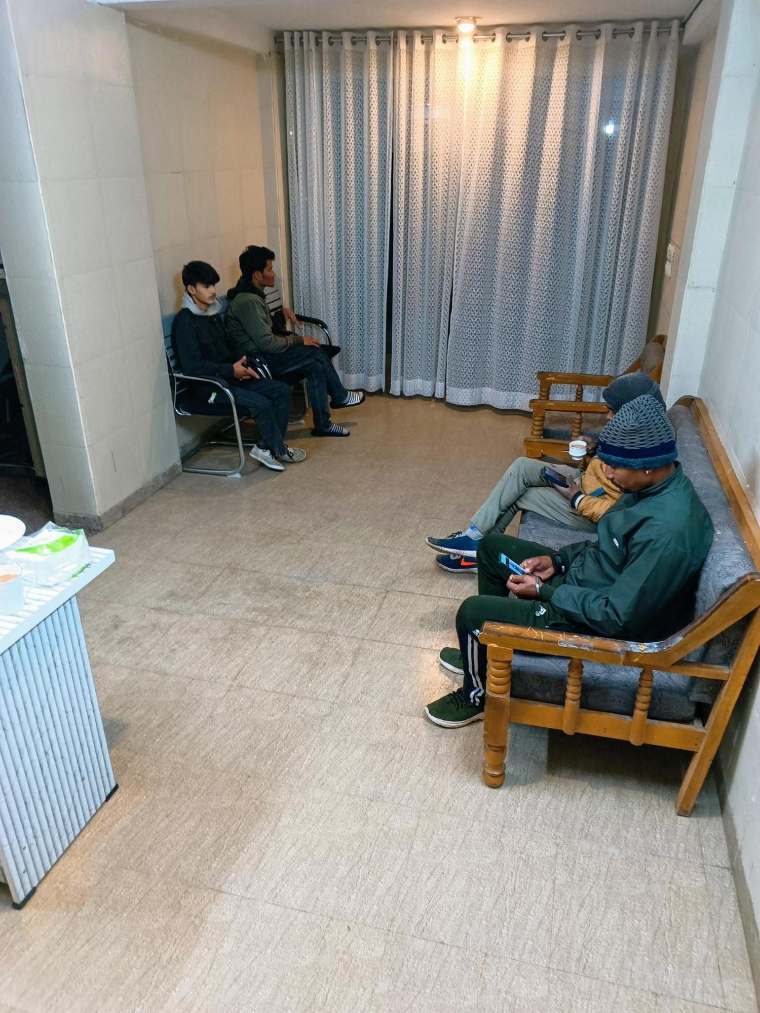 Soooper Hotel 구르가온 외부 사진